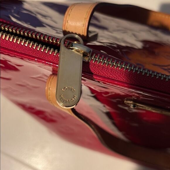 Louis Vuitton Bellevue handbag  - Picture 4 of 16